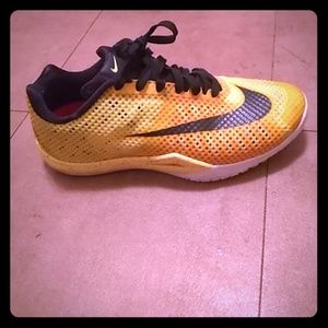 Nike Hyper Live Basketball Shoe
